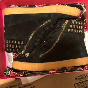 betsy johnson sneakers